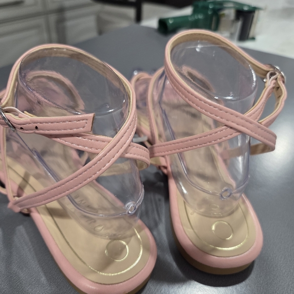 Journee Collection Serissa Pink Flat Sandals - Picture 3 of 6